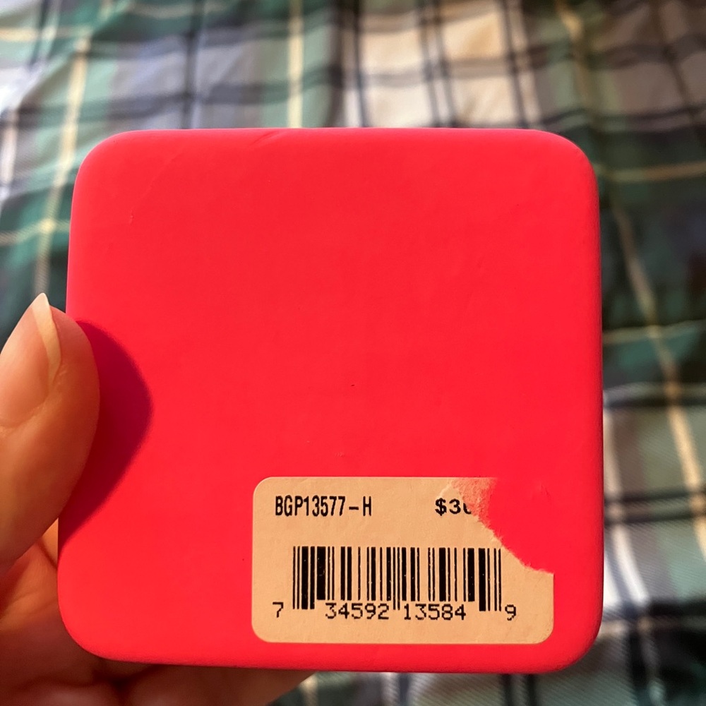 H Initial necklace - Picture 3 of 5